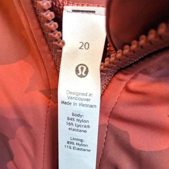 *NWT* Lululemon Define the Jacket* NULUX* Pink Camo Size 20 - Picture 2 of 7
